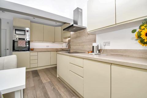5 Brooklands Drive, Yeadon, Leeds, LS19 7RT