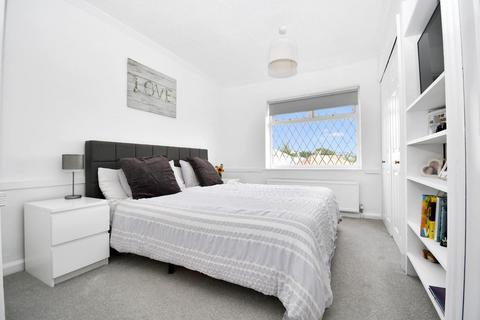5 Brooklands Drive, Yeadon, Leeds, LS19 7RT