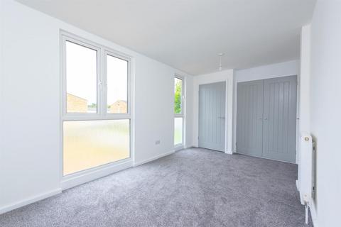 14 Cotswold Close, Basingstoke, RG22 5BA