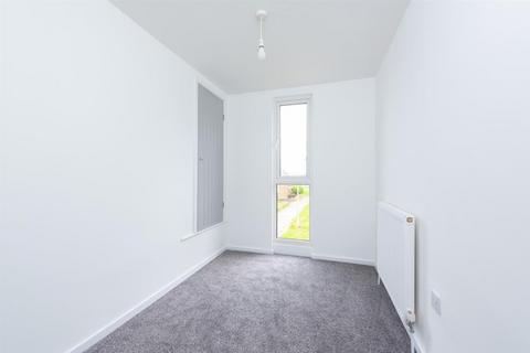 14 Cotswold Close, Basingstoke, RG22 5BA