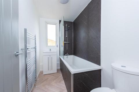 14 Cotswold Close, Basingstoke, RG22 5BA