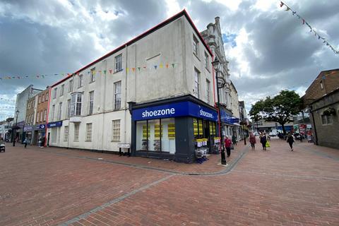 Retail property (high street) to rent, Green Street, Neath