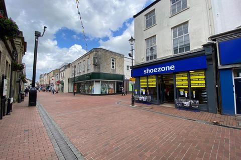 Retail property (high street) to rent, Green Street, Neath