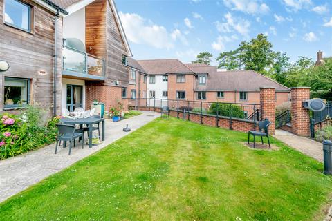 1 bedroom apartment for sale, Mandeville Court, Darkes Lane, Potters Bar, Hertfordshire, EN6 1BZ