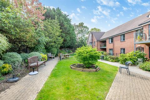 1 bedroom apartment for sale, Mandeville Court, Darkes Lane, Potters Bar, Hertfordshire, EN6 1BZ