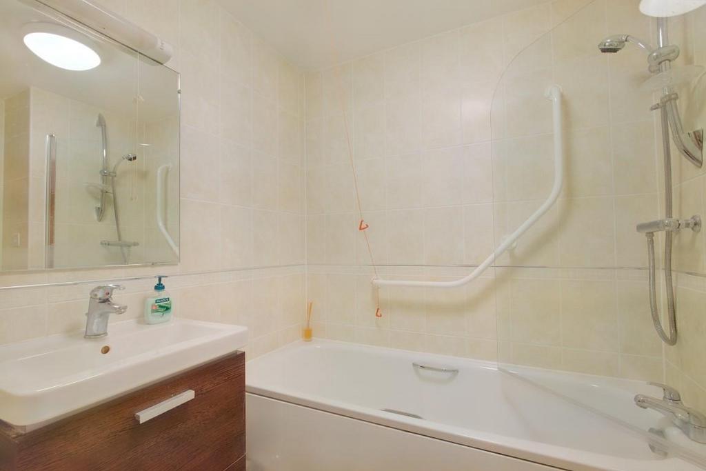 8558025-interior03 (Medium).JPG
