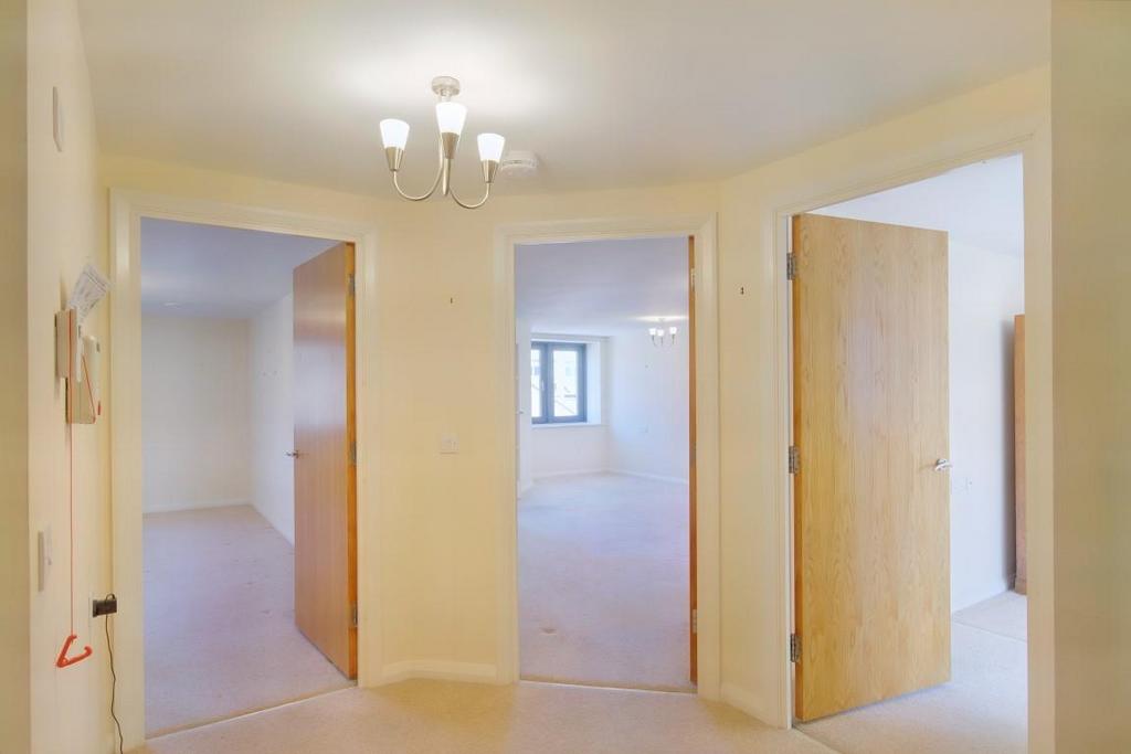 8558025-interior02 (Medium).JPG