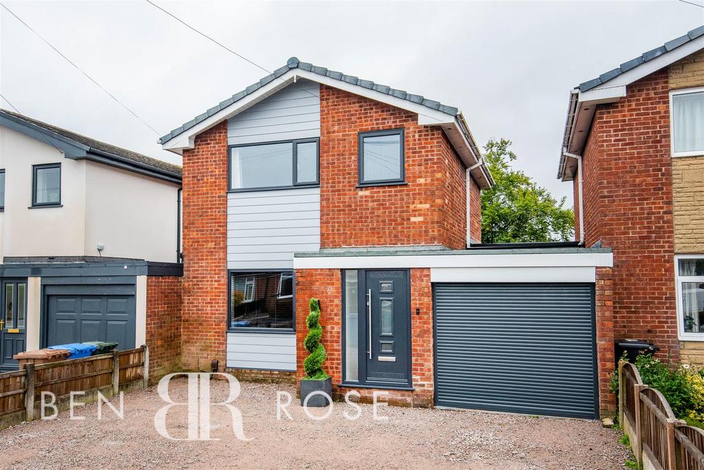 Queensway, Euxton, Chorley 3 bed detached house £249,995