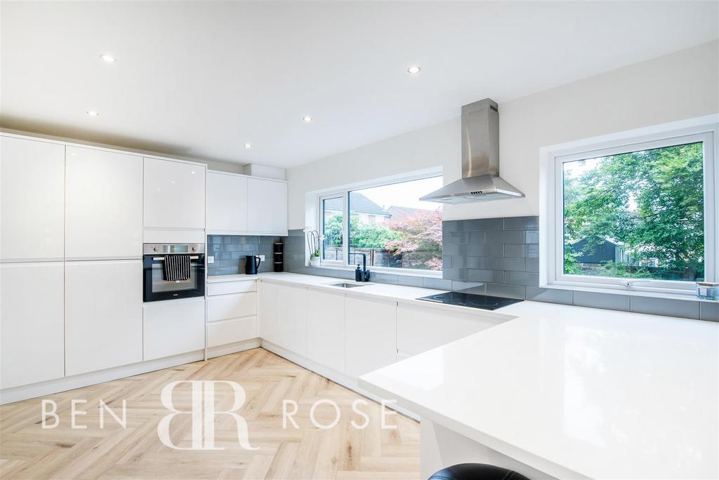 Queensway, Euxton, Chorley 3 bed detached house £249,995