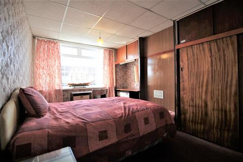 25 Bentley Road, Denton, Manchester, M34 3AZ