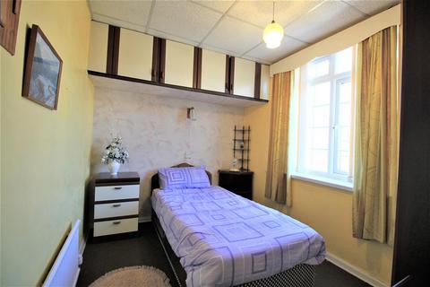 25 Bentley Road, Denton, Manchester, M34 3AZ
