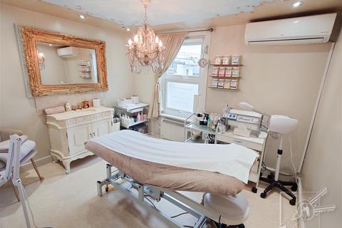 64 New Road, Gravesend, DA11 0AE