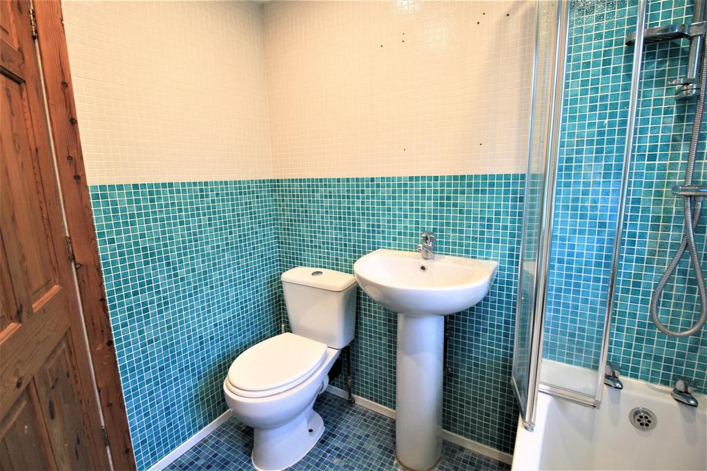 Bathroom..jpg