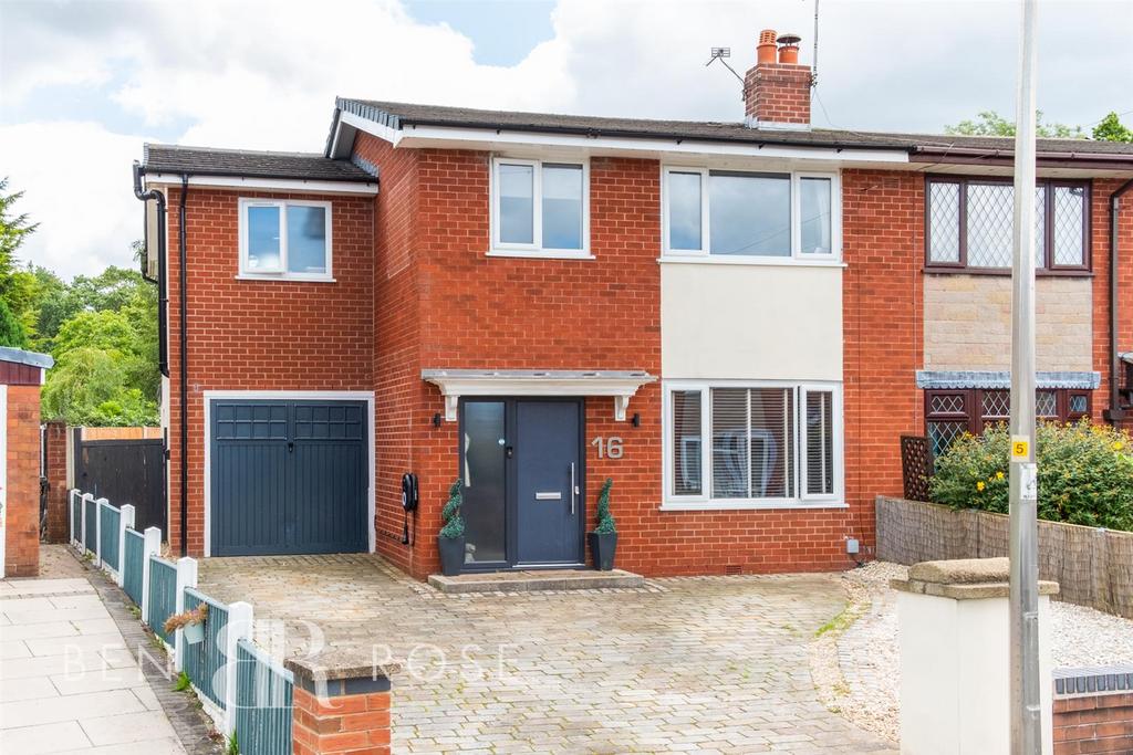 St. Hildas Close, Chorley 4 bed semidetached house for sale £299,995