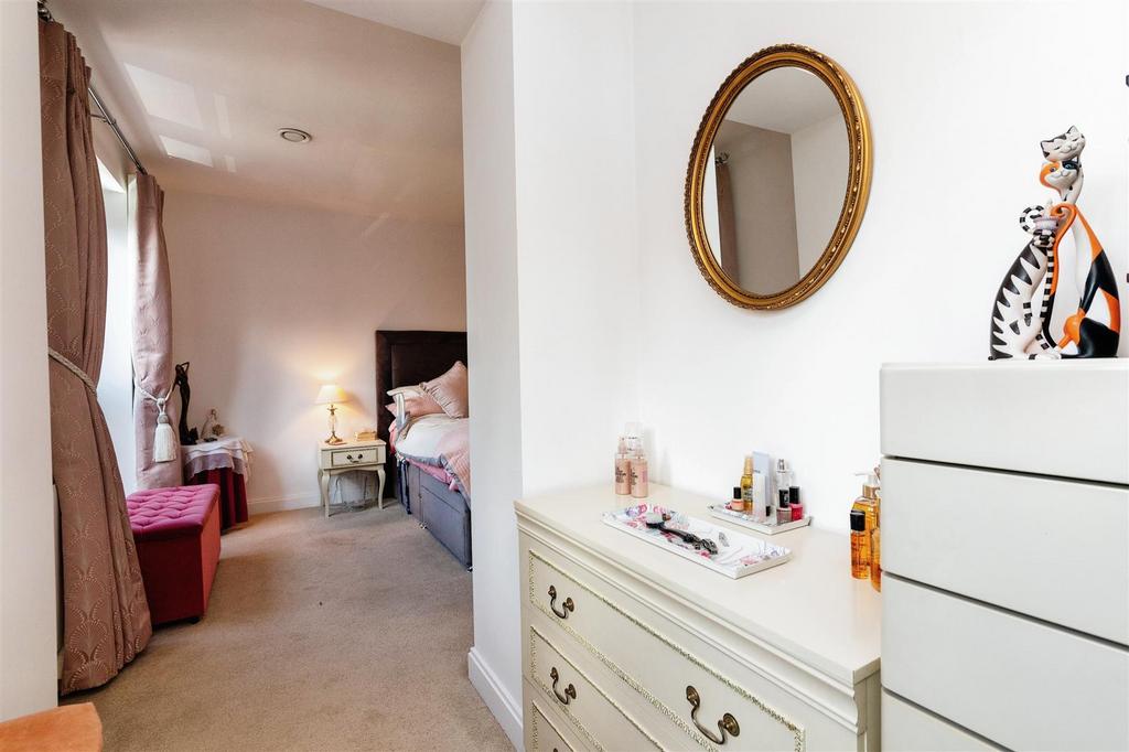 Master Bedroom Dressing Area