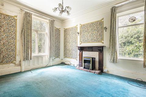 1 Mackenzie Crescent, Sheffield, S10 2BU