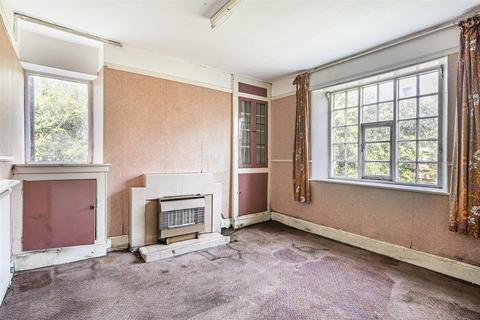 1 Mackenzie Crescent, Sheffield, S10 2BU