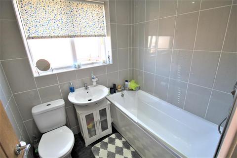 30 Chestnut Gardens, Denton, Manchester, M34 6AE