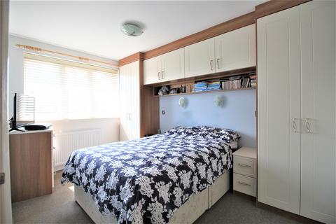 30 Chestnut Gardens, Denton, Manchester, M34 6AE