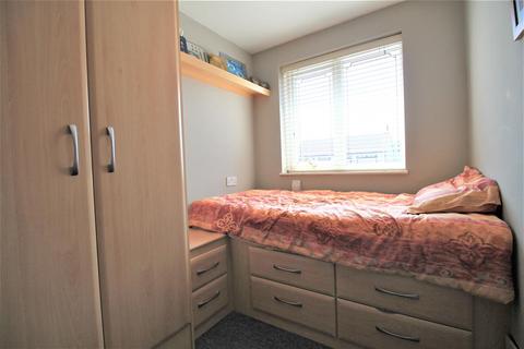 30 Chestnut Gardens, Denton, Manchester, M34 6AE