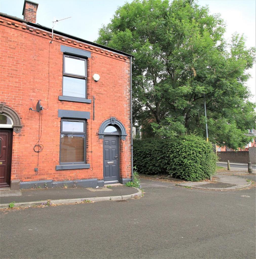 Tatton Street, Stalybridge SK15 2 bed terraced house £725 pcm (£167 pw)