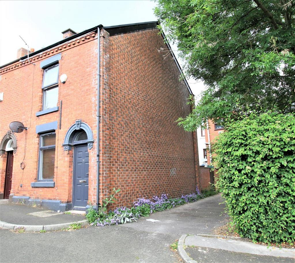 Tatton Street, Stalybridge SK15 2 bed terraced house £725 pcm (£167 pw)