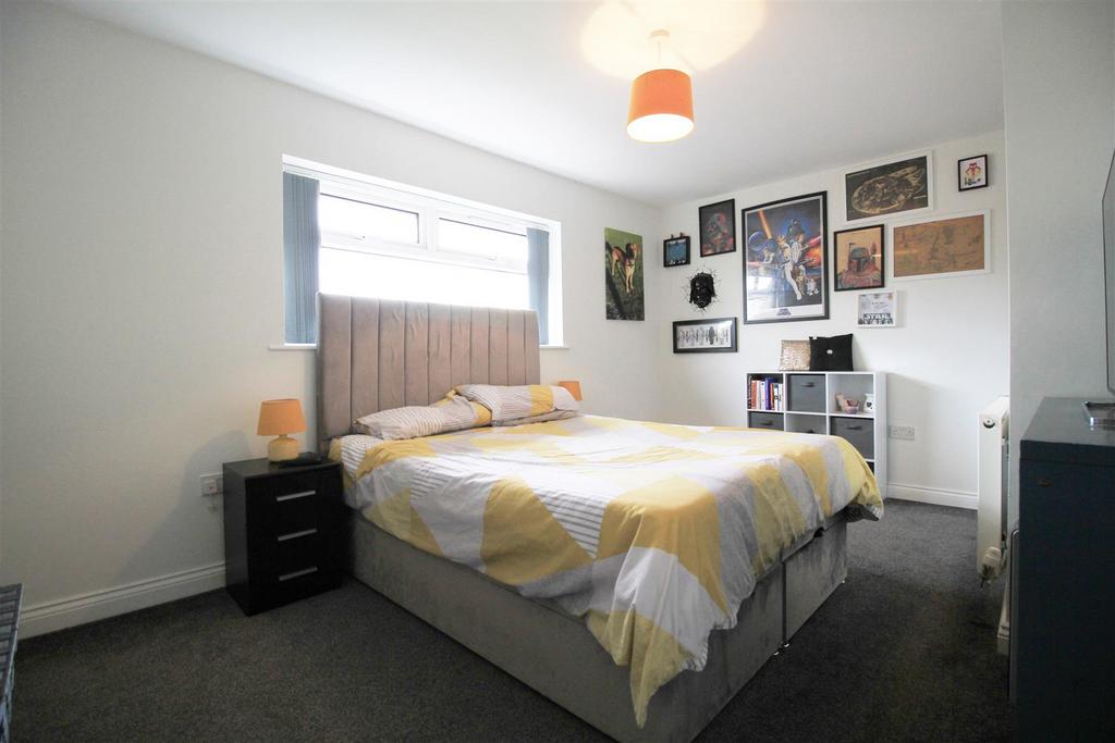 Bedroom 1.jpg