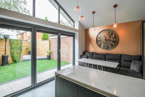 11 Broomfields, Denton, Manchester, M34 3TH