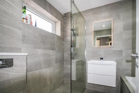 11 Broomfields, Denton, Manchester, M34 3TH