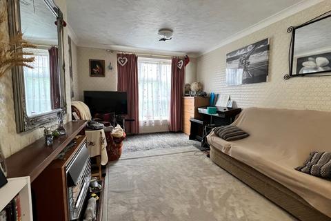 2 bedroom semi-detached house for sale, Vine Close, Welwyn Garden City, AL8