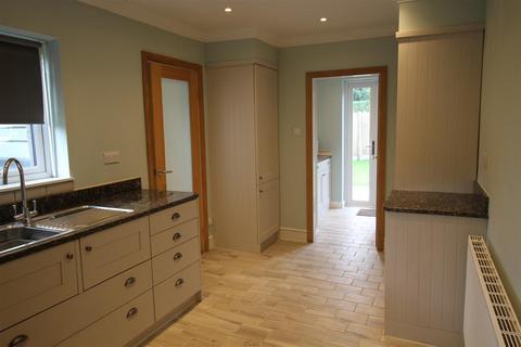 16 Chapel Green, Denton, Manchester, M34 6DL