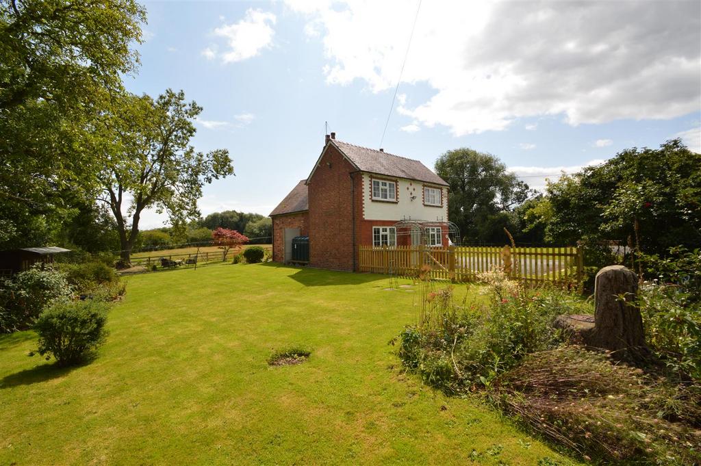 Shoothill, Ford, Shrewsbury 3 bed detached house for sale £560,000
