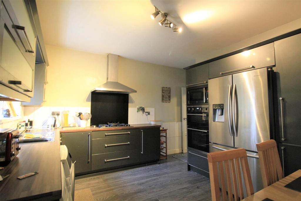 Kitchen1.jpg