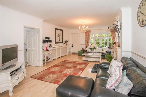 4 bedroom detached house for sale, School Road, Kelvedon Hatch, Brentwood.