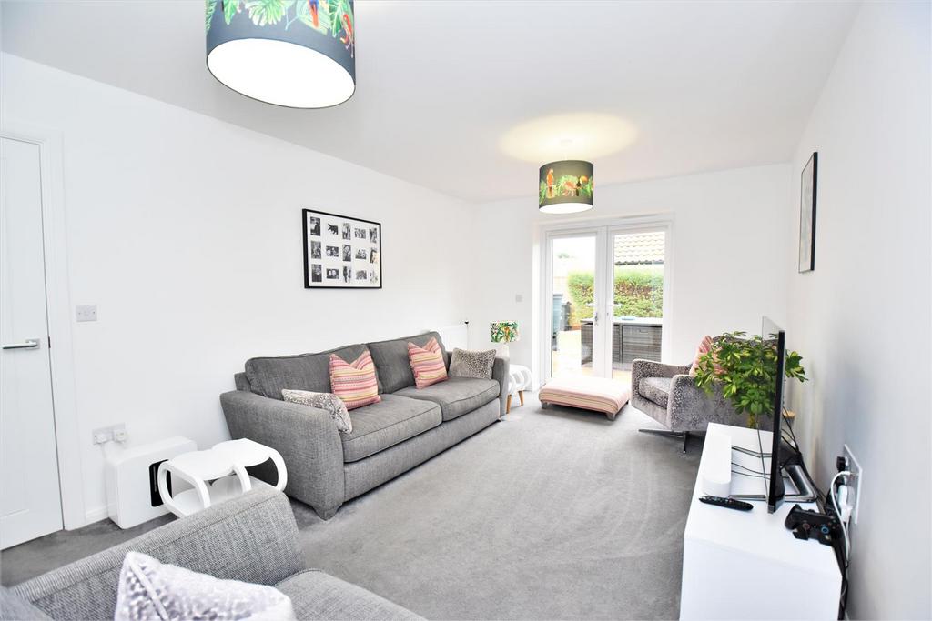 Elizabeth Gardens, Rochford 4 bed semidetached house for sale £520,000
