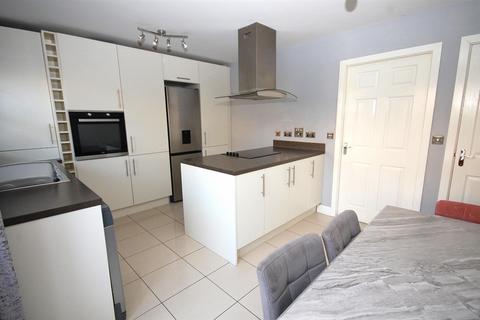 18 Barley Fields Close, Garforth, Leeds, LS25 1DT