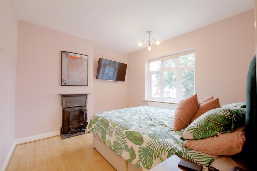 Bedroom 1.jpeg