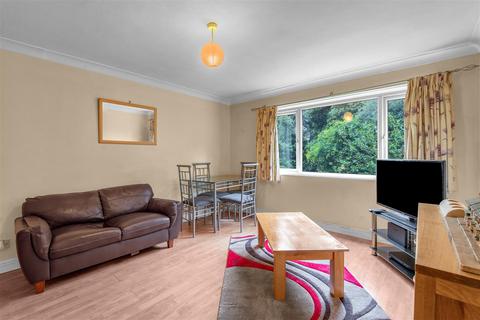 2 bedroom flat for sale, Brook Crescent, Cippenham