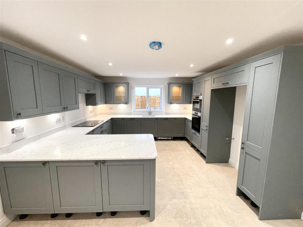 Seas End Road, Moulton Seas End, Spalding 3 bed detached bungalow for