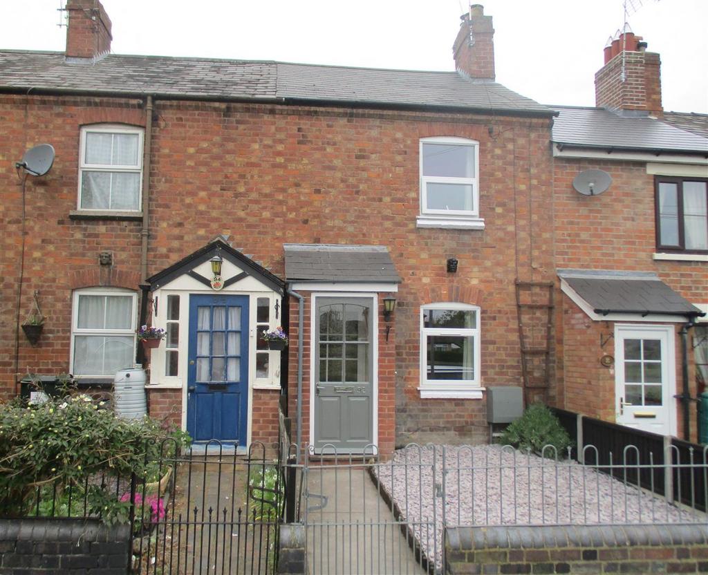 92 Poolbrook RoadMalvernWorcestershire 2 bed terraced house £825 pcm