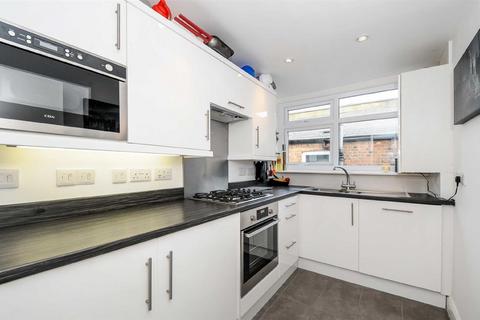 2 bedroom flat for sale, Chandos Road, London, NW2