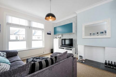 2 bedroom flat for sale, Chandos Road, London, NW2