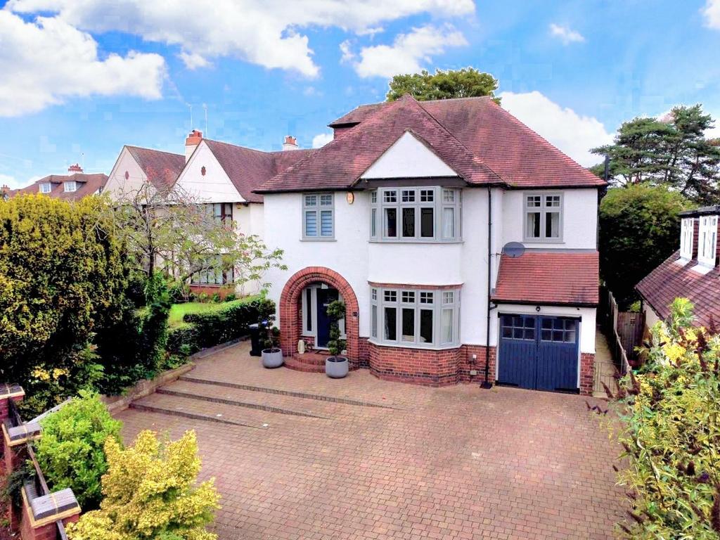 Billing Road East, Northampton NN3 5 bed detached house for sale £789,995
