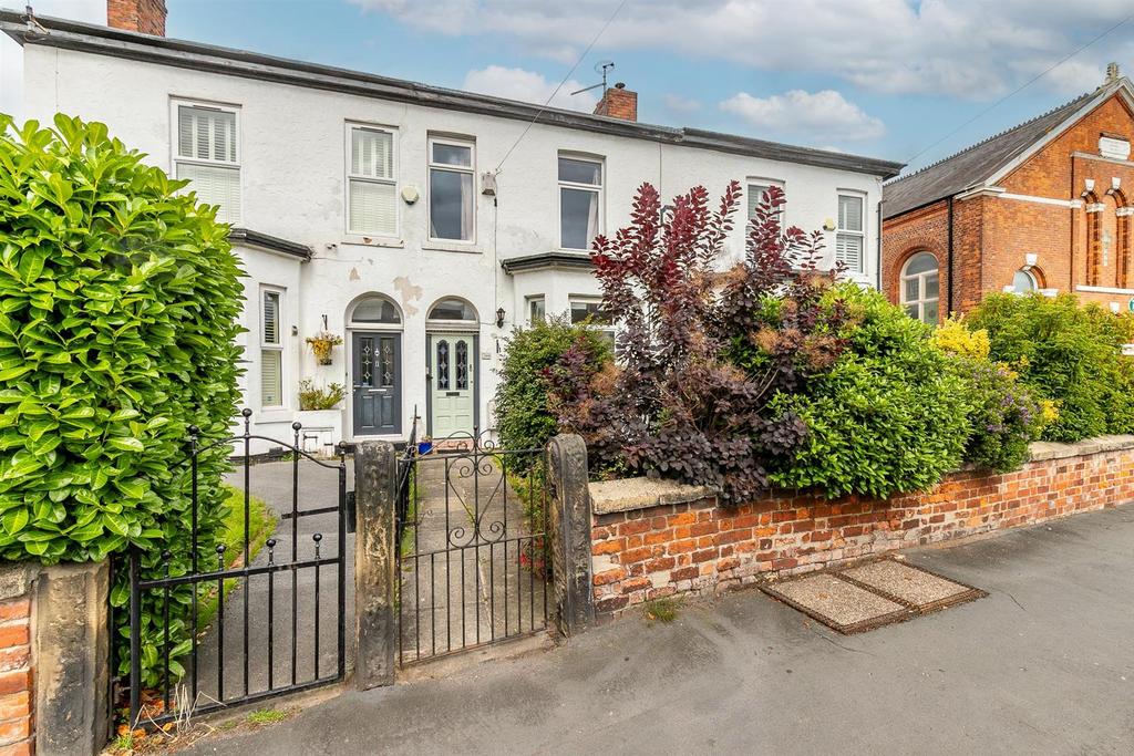 Northenden Road, Sale 3 bed terraced house for sale £395,000