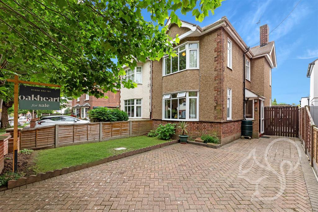 Mersea Avenue, West Mersea Colchester CO5 3 bed semidetached house for