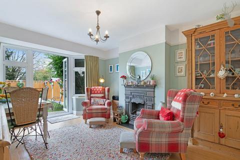 10 Beech Avenue, Buckhurst Hill, IG9 5JA