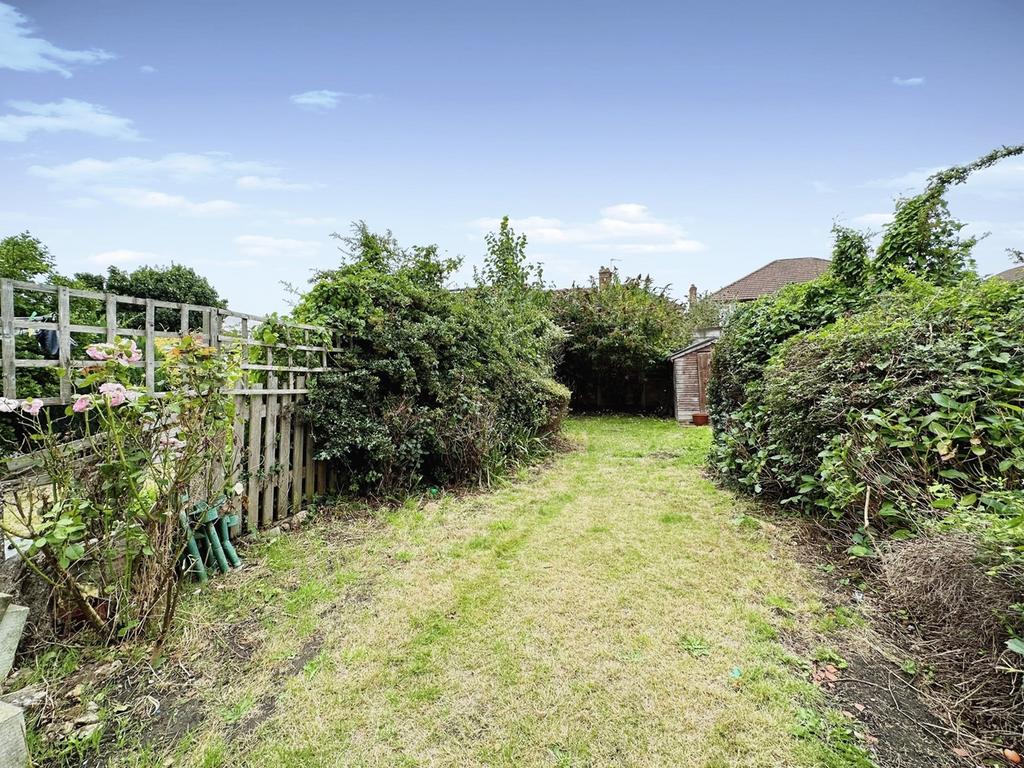 Mortlake Road, ILFORD, IG1 3 bed terraced house for sale £450,000