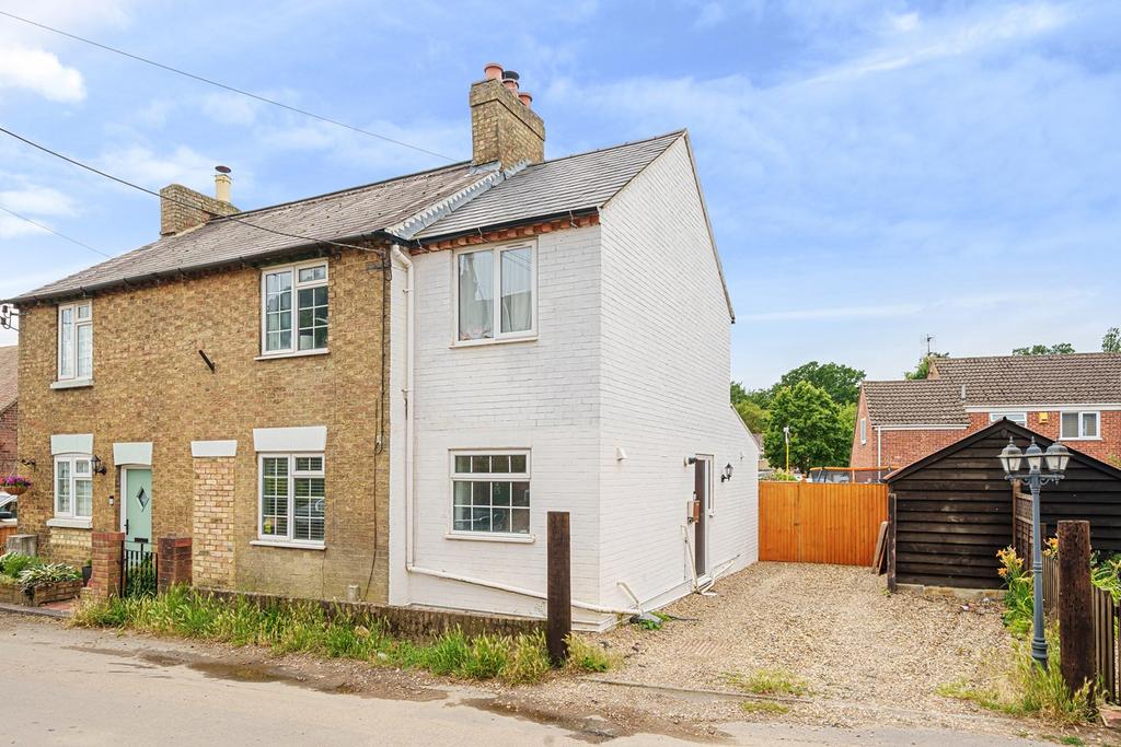 Hornes End Road, Flitwick, MK45 3 bed semidetached house for sale £