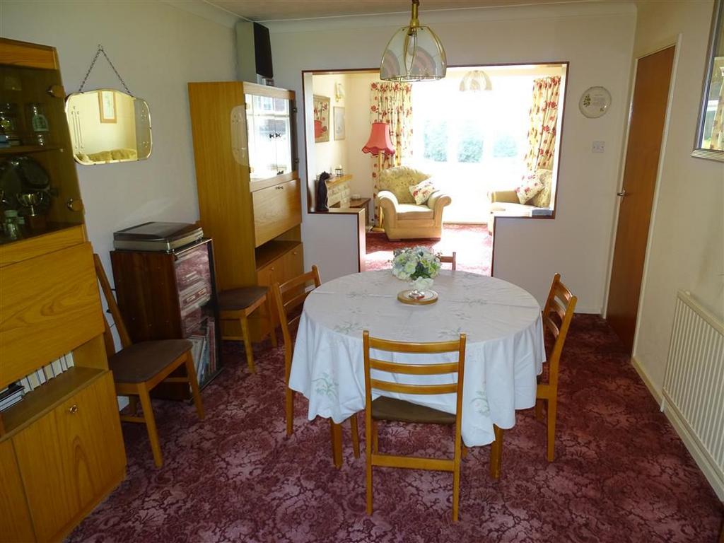 Dining Area into Lounge