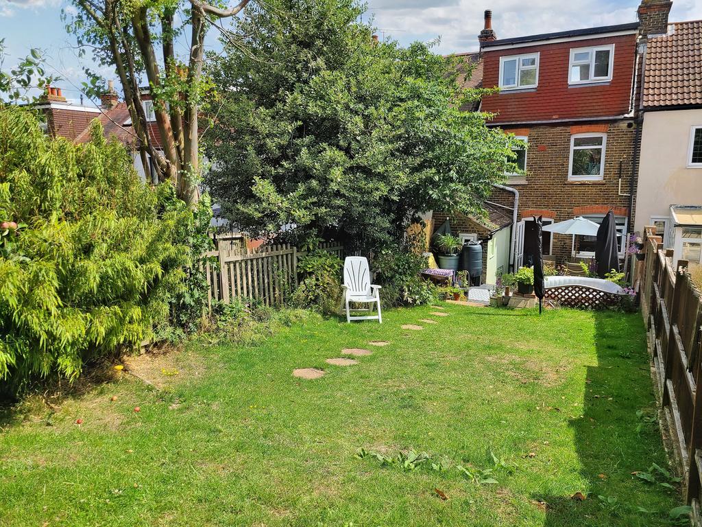 Elm Avenue, Chatham 3 bed terraced house £310,000